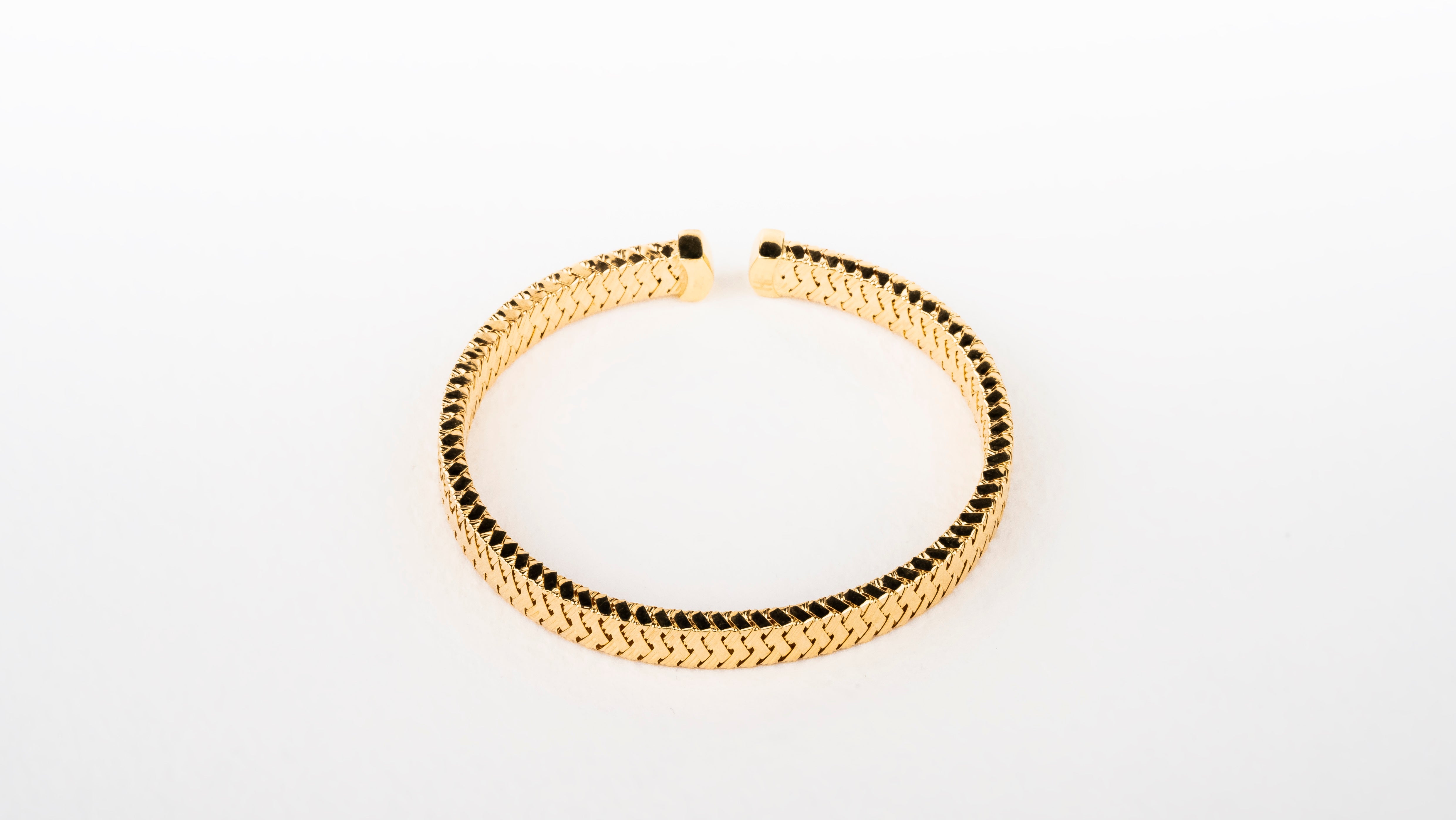 Load image into Gallery viewer, Bangle (18 Karat)
