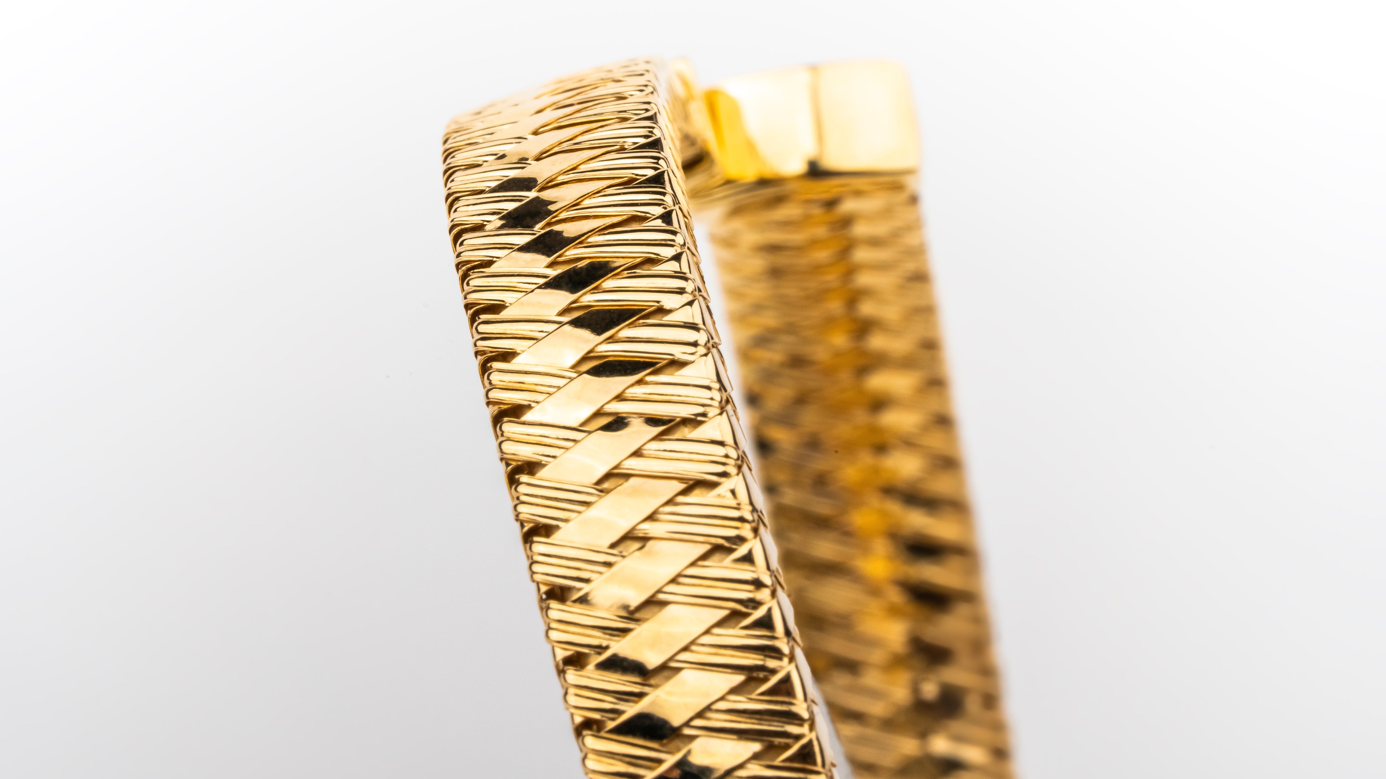 Load image into Gallery viewer, Bangle (18 Karat)