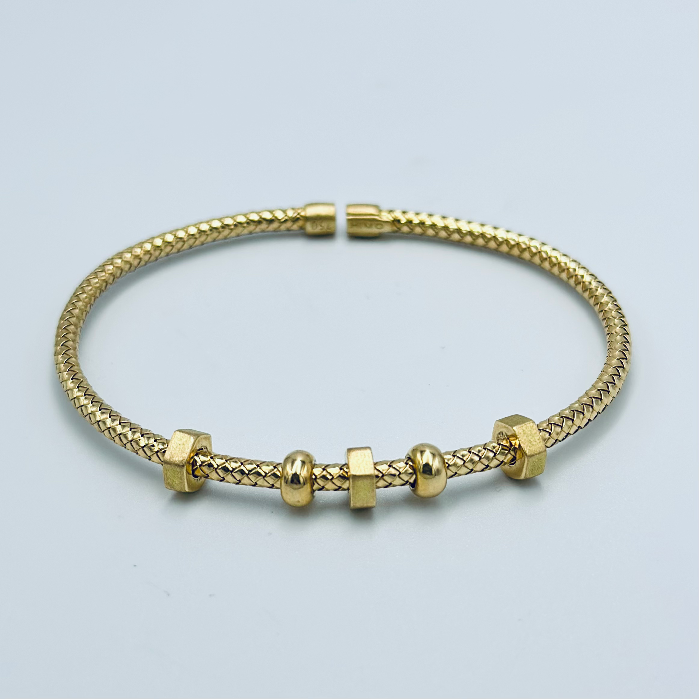 Load image into Gallery viewer, Bangle (18 Karat)
