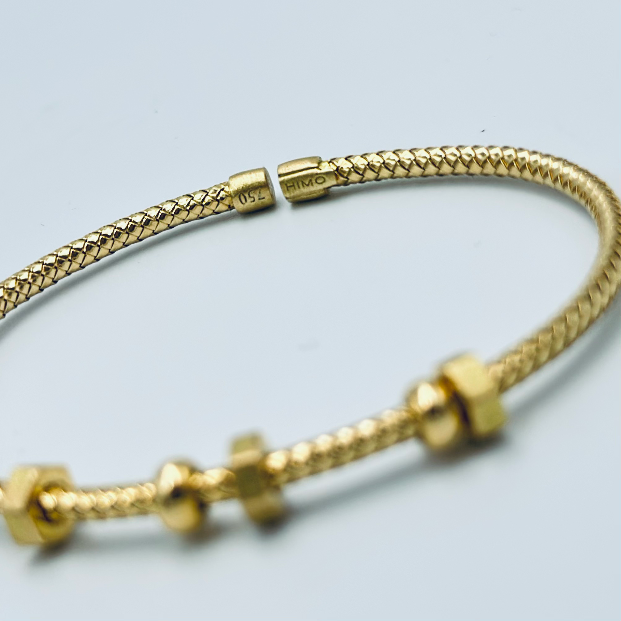 Load image into Gallery viewer, Bangle (18 Karat)
