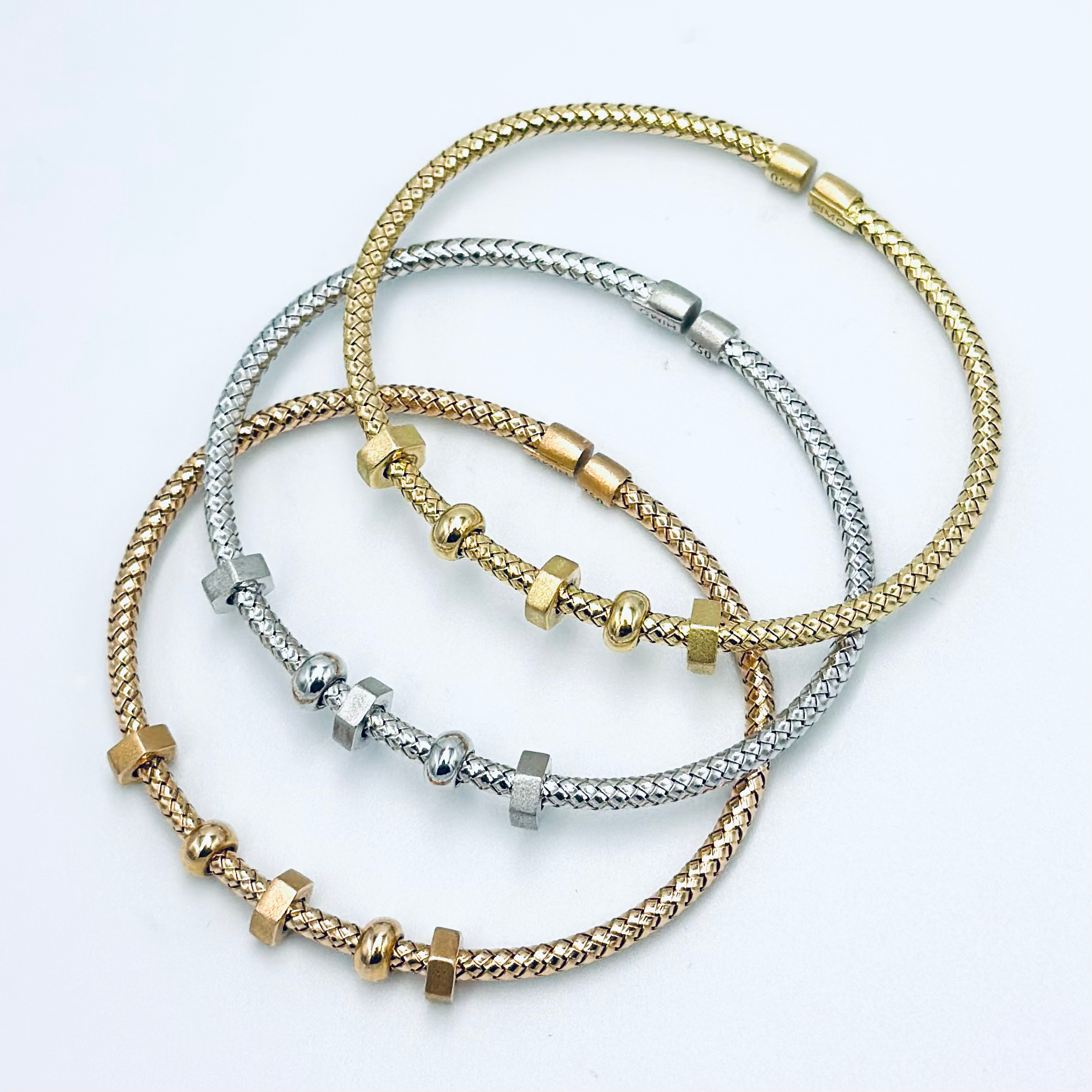 Load image into Gallery viewer, Bangle (18 Karat)
