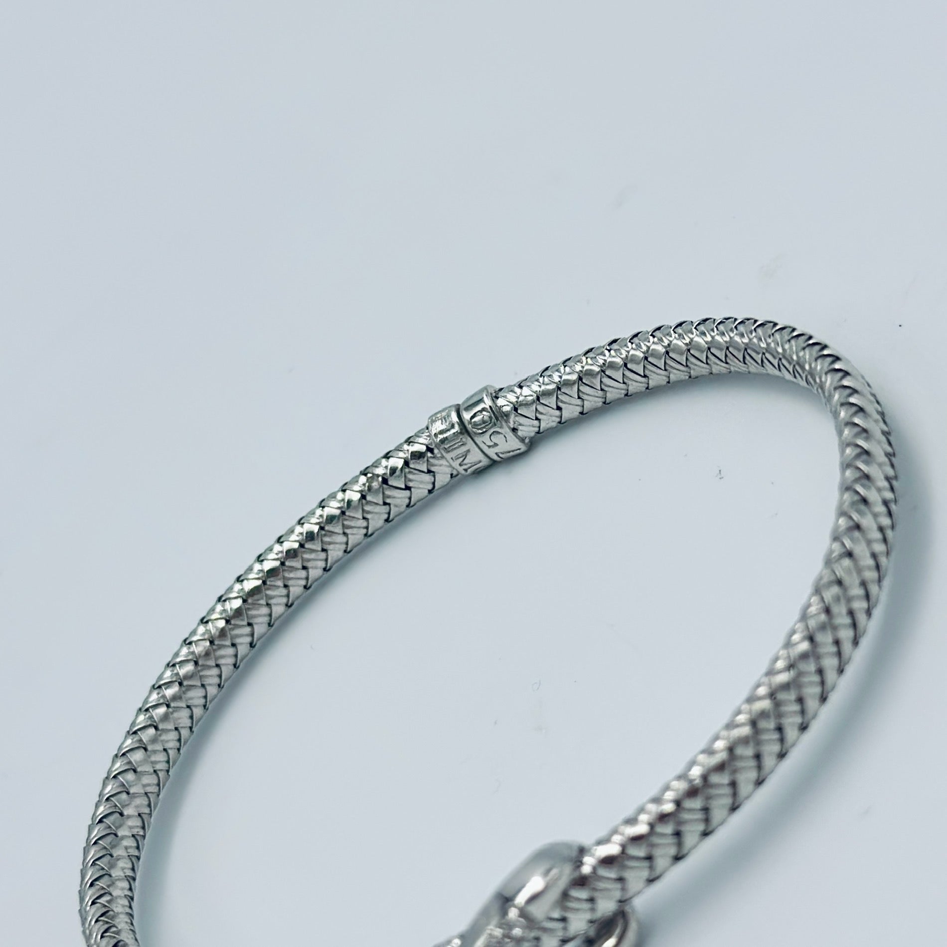 Load image into Gallery viewer, Bangle (18 Karat)